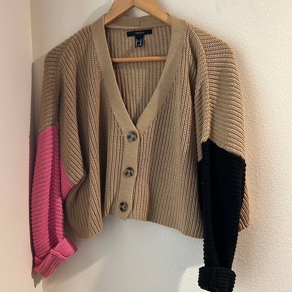 Forever 21 crop cardigan. Super soft. Size M